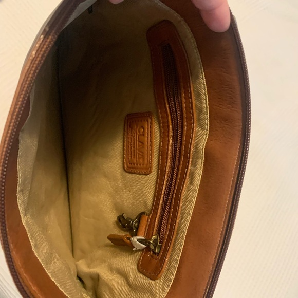 CLAVA Tan Leather Turnlock Cross Body bag - Picture 7 of 7